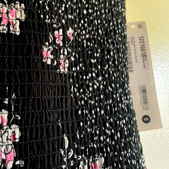 NWT (XS) Black pink floral smocked mini dress ruffle hem double square neck - Picture 5 of 9